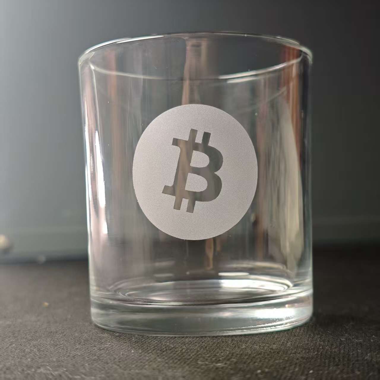 Premium Bitcoin Themed Whiskey Glass Set, Lead-Free Crystal, 11 oz, Novelty Cryptocurrency Design, for Home Bar